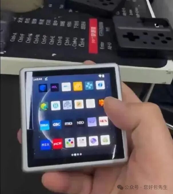 安伯尼克旋转屏新掌机曝出：90°旋屏+隐藏实体键，这波情怀能成吗？